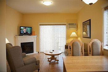 Desert Surfside Waterfront Accommodations Osoyoos Exterior photo
